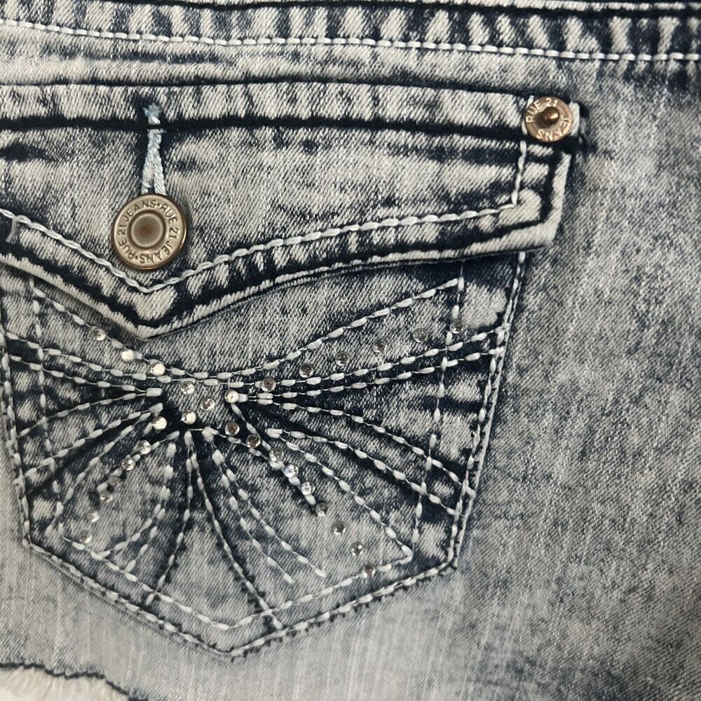 NWT New Rue 21 Shorts 5/6 Distressed Acid Wash Jean Denim 2.5 “ Inseam - Picture 5 of 8